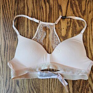 NWT Victoria's Secret T Shirt Bra with Lace
